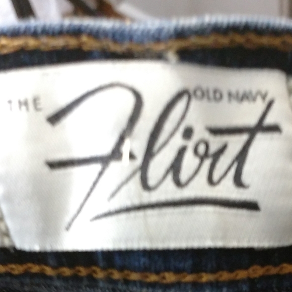 Old Navy flirt super stretchy jeans - Picture 4 of 6